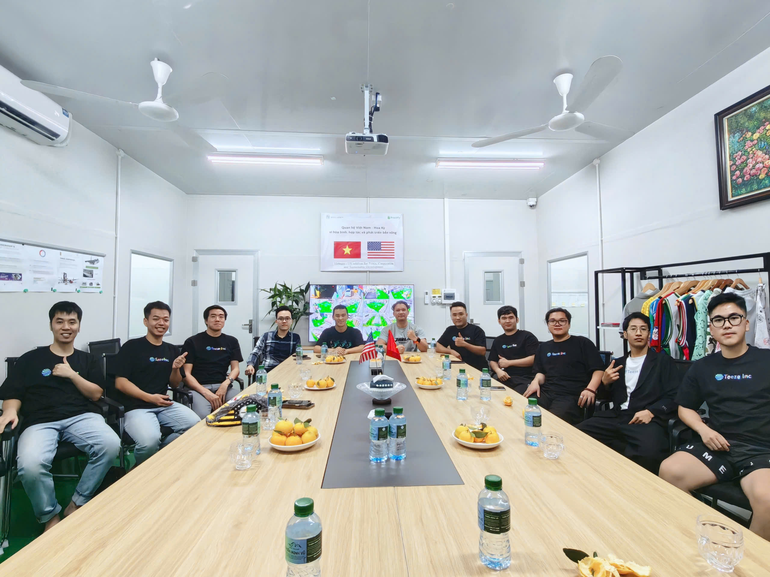Print on Demand Manufacturer 18 Onospod Vietnam + US operations team meeting